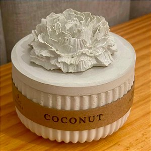 Vela CocoNut Vaso Cimento Grande com Tampa Flor
