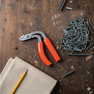 Grampo U 1kg – Fixação Resistente para Estofados, Tapeçaria, Marcenaria e Artesanato