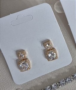 Brinco quadradinho dourado ou prata