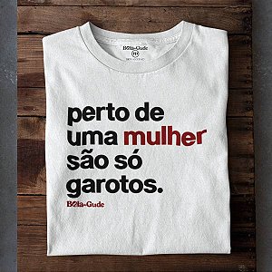 Perto De Uma Mulher
