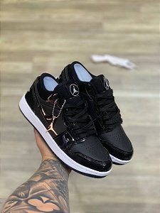 Tênis Air Jordan 1 Low Premium Preto Brilhante
