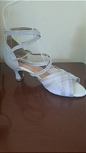 Sandália La Danse - tamanho 37 tela branca com glitter prata 4cm