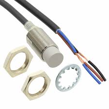 Omron | E2E | Indutivo M18 flush | 10 mm | NPN NO | Cabo | E2E-X10ME1