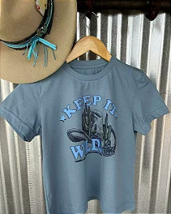 T-SHIRT CACTO COM CHAPÉU AZUL