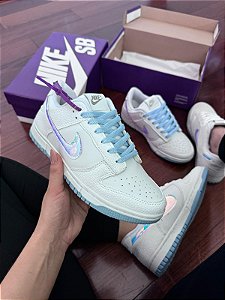 Nike Dunk Holográfico - Estilo e Conforto