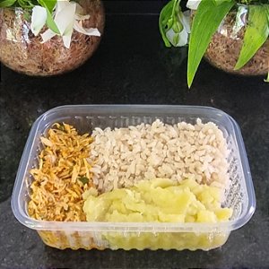 Frango Desfiado com Purê de Batata Doce