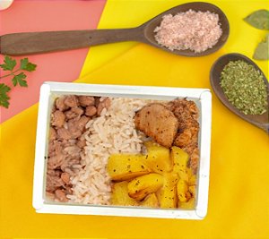 Caseirinho de Frango Sobrecoxa de Frango, Arroz Branco, Feijão Carioca e Batata Sautée