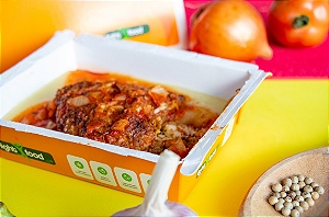 Caseirinho de Sobrecoxa Com Polenta Ao Molho de Tomate