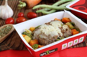 Bolo de Carne Na Cama de Legumes