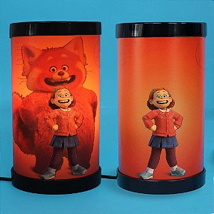 Luminária de Mesa Lumi Turning Red 14,5xØ27cm Polipropileno Vermelho.