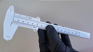 PAQUIMETRO DE PLASTICO PARA SOBRANCELHAS
