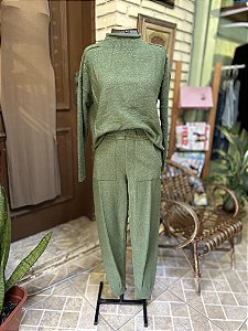 Conjunto de Tricô Mousse: Blusa Gola Alta + Calça Skinny