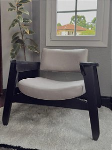 Poltrona Maragogi Preto Ebanizado (Couríssimo 549)