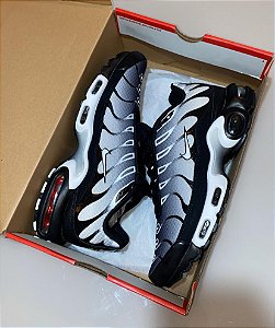 Nike Air Max TN Plus Black Metallic Silver, size 41