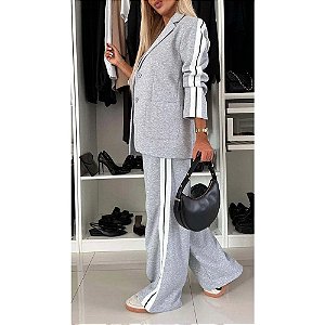 conjunto alfaiataria com listas laterais perfeito para unir elegancia e estilo.
