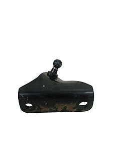 suporte direito amortecedor tampa traseira Nissan kicks 2017