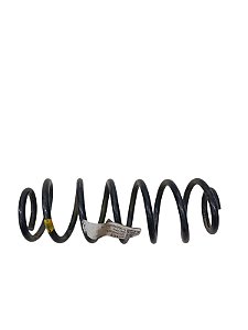 mola traseira esquerda gm Tracker 2021 151196