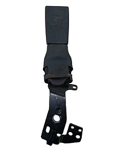 engate cinto segurança traseiro Mercedes CLS 450 amg 2019 151054