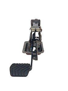 pedal freio Nissan versa 2021