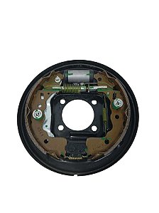 defletor sapata freio traseiro direito Nissan kicks 2019