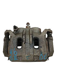 pinça dianteira esquerda nissan frontier 2017