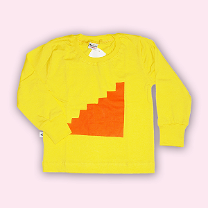 ESTILO CAMISETA MANGA LONGA AMARELA
