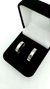 Aliança Reta 4mm Lisa de Prata 925