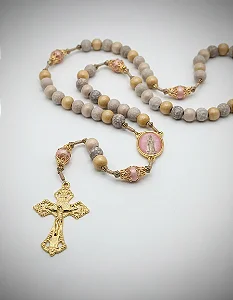 Terço De Nossa Senhora De Fátima Madeira Detalhes Rosa 8mm