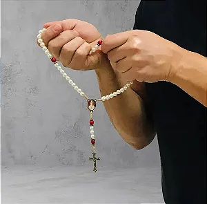 Terço Pérola Nossa Senhora De Fátima 35cm Perola / Vermelho