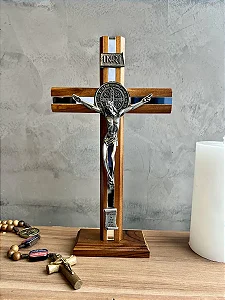 Crucifixo Madeira Frisada 26cm São Bento Espelhado Mesa Parede