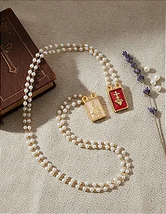 Escapulário Nossa Senhora Do Carmo Metal Dourado Pérola 40cm