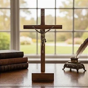 Crucifixo Madeira Cilindrica 15cm Jesus Cristo Ouro Velho