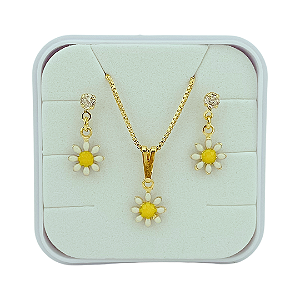 Conjunto Infantil Colar Veneziana, Brinco Baby e Pingente Margarida Branca Folheado Ouro