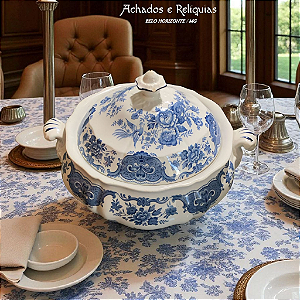 Sopeira em faiança inglesa esmaltada nas cores azul e branco Ridgway de Staffordshire "Windsor", England
