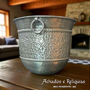 Cachepot Indiano em Alumínio Martelado tamanho grande, imponente
