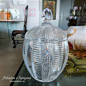 Maravilhosa poncheira / potiche de cristal europeu lapidado a mão