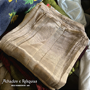 Caminhos de Mesa em tom bege em tecido Organza acetinada