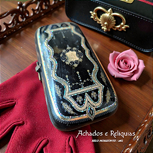 Antiga Caixa de Casco de Tartaruga Francesa com detalhes em Ouro e Perolado em Madre Pérola (Tortoise & Gold Etui French c. 1850)