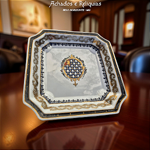 Prato Chinês em Porcelana Decorada com Brasão