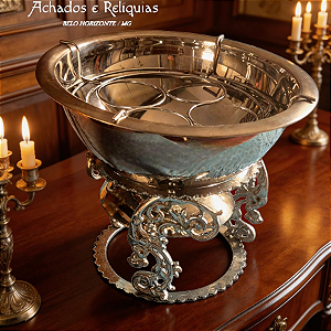 Balde de Gelo para Espumantes e Vinhos (Champanheira) em Inox Tramontina, Acompanhada de Pedestal Ornamental em Alumínio Polido