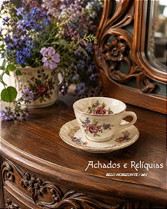 Xícara de Café com Pires Porcelana Steatita - Elegância Floral Clássica