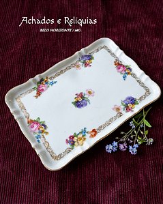 Bandeja em Porcelana Europeia Floral - Tradição e Poesia da Europa Central