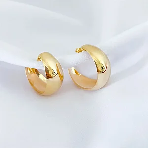 BRINCO ARGOLA  CHAPA MEIA LUA GRANDE EM OURO 18K