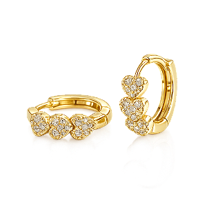 BRINCO ARGOLA COM CORAÇÕES CRAVEJADAS EM OURO 18K