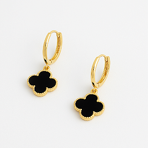 BRINCO ARTICULADO TREVO PRETO EM OURO 18K