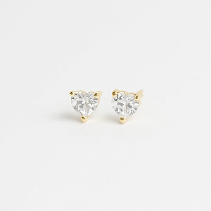 BRINCO PEQUENO CORAÇÃO COM PEDRA EM OURO 18K