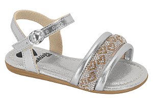 Sandália Infantil Molekinha Rasteira Metalizada Com Strass Ajuste De Fivela Prata