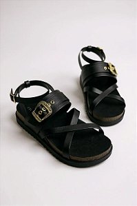 Papete Moleca Feminina Com Tiras Cruzadas E Fivela Dourada Confortável Preto