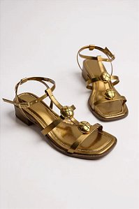 Sandalia Com Salto Bloco Tira Com Tachas Bronze