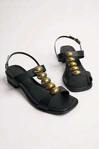 Sandalia Com Salto Bloco Tira Com Tachas Douradas Preto